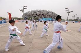2026国际足联世界杯 每天五分钟，全面锻炼全身肌群：尝试标准动作吊单杠！